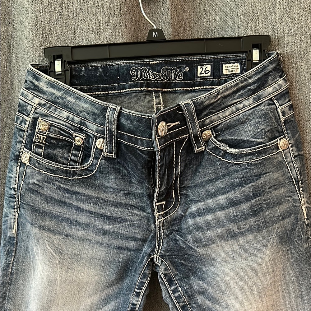 Miss Me signature boot cut size 26 great condition